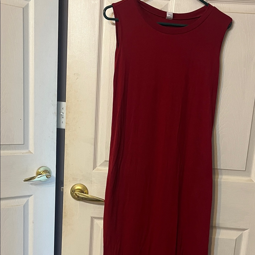 Chic Sleeveless Wine Midi Dress